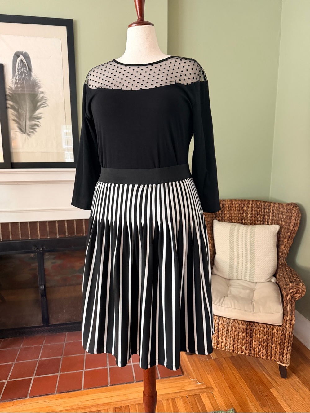 Ryu Black White Striped Pleated Midi Skirt Approx Size 2X